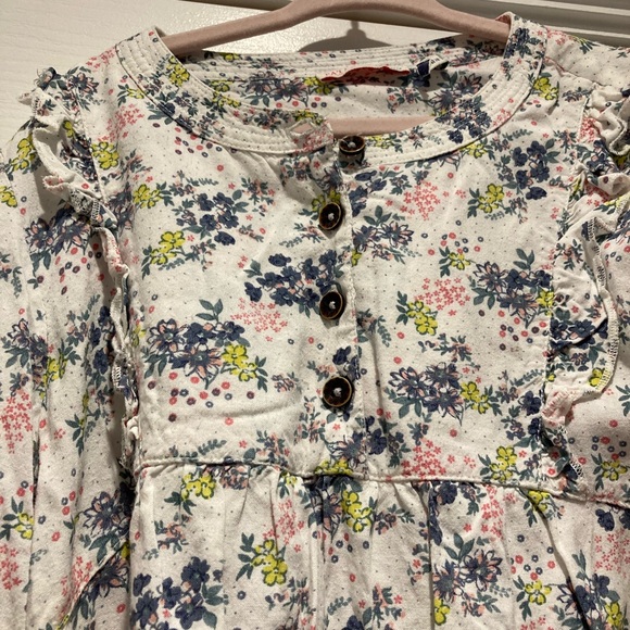 Fatface white floral longsleeve blouse girls age 8-9 years - Picture 2 of 3